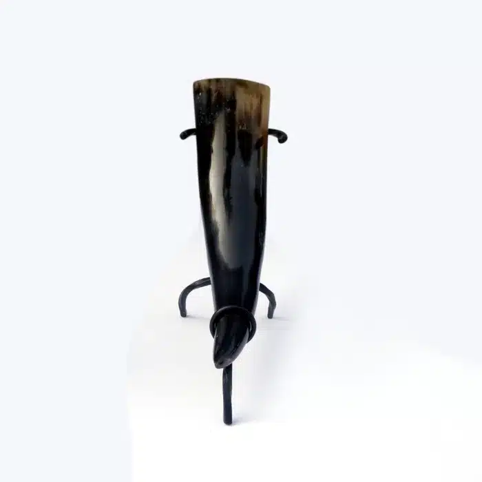 MRD02b Drinking Horn with Metal Stand jpg