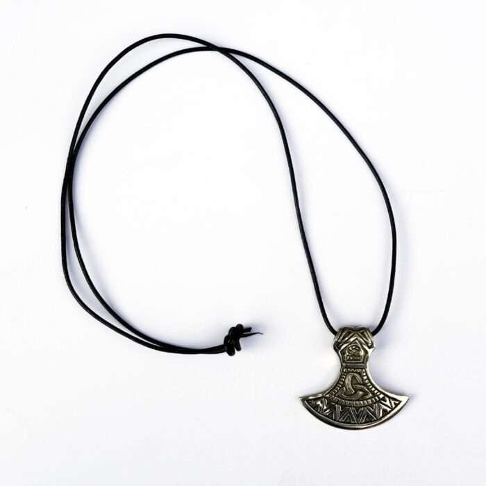 MRLT08d Medieval Locket with pure Leather Rope