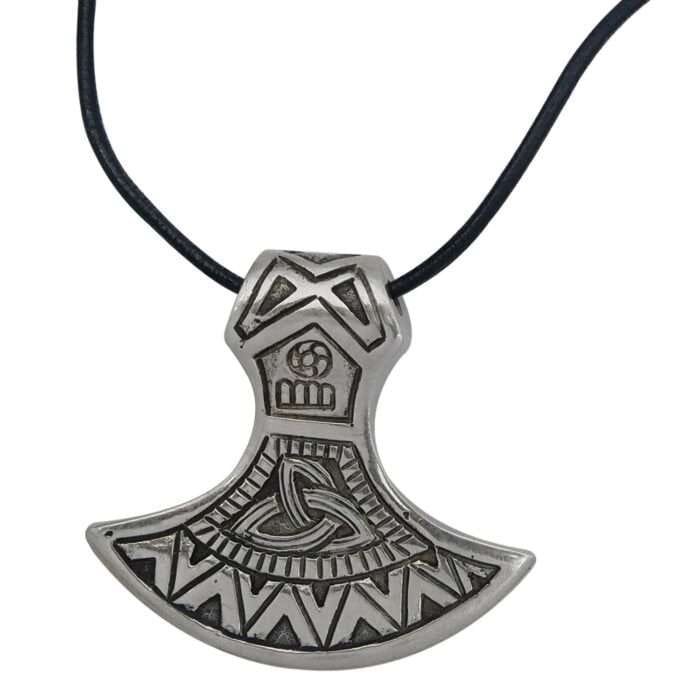 MRLT08e Medieval Locket with pure Leather Rope